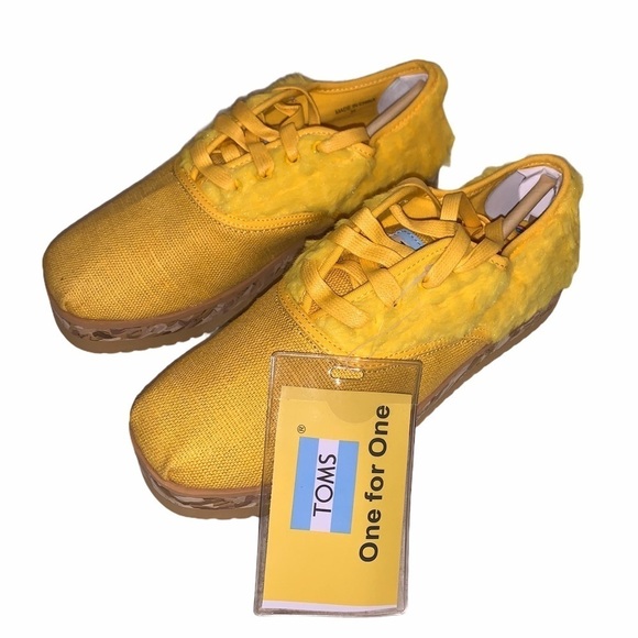 Toms Limited Edition Rare Yellow Big Bird Sesame Street Sneakers Size 6 - Picture 1 of 7